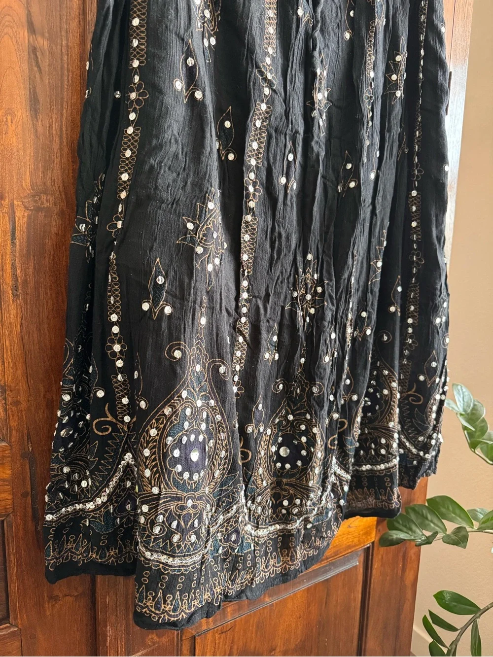 Dress Barn Black Sequin Embroidered Midi Boho Skirt Size 18/20
